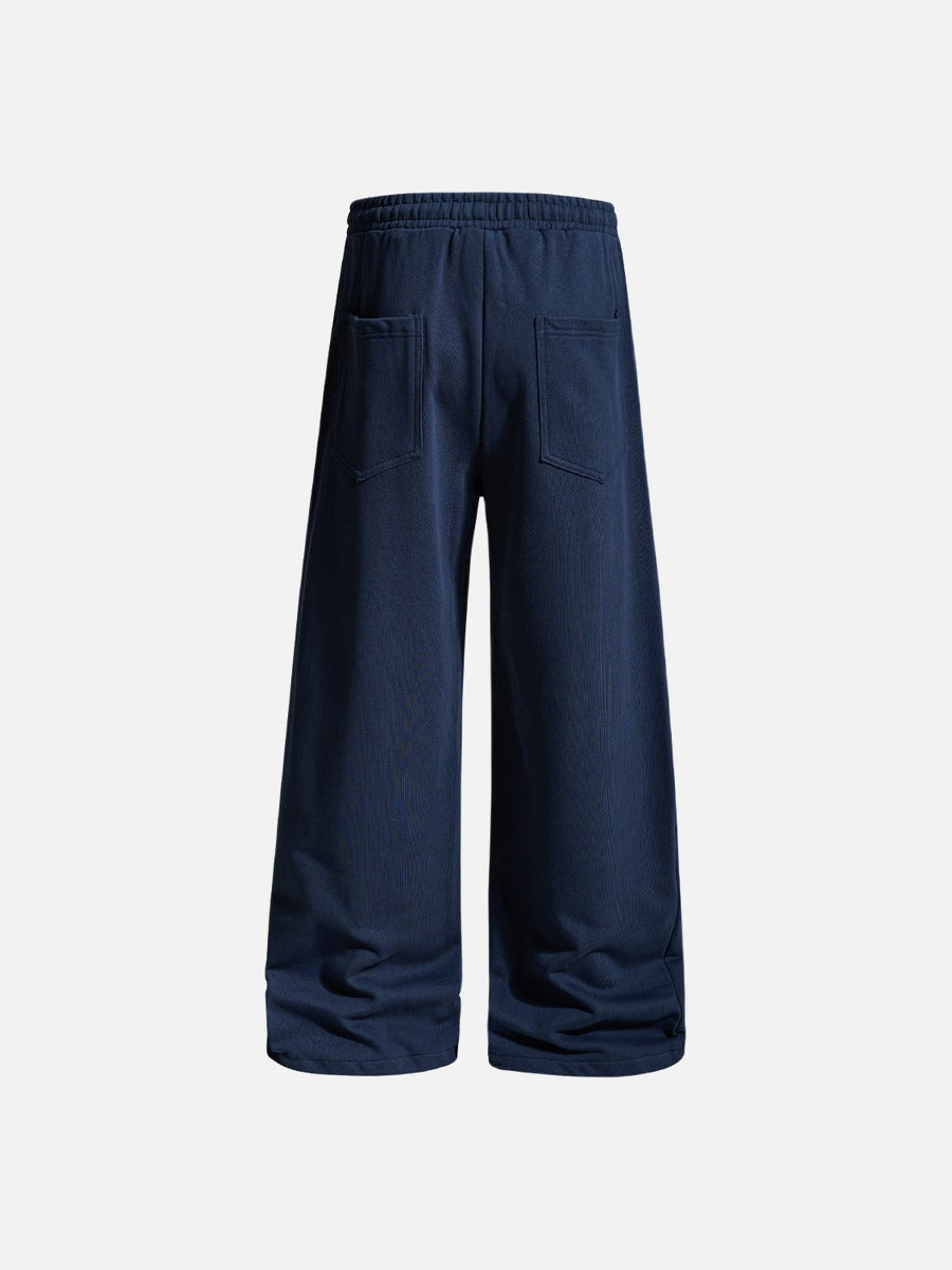 Casual sweatpants with a comfortable wide-leg silhouette