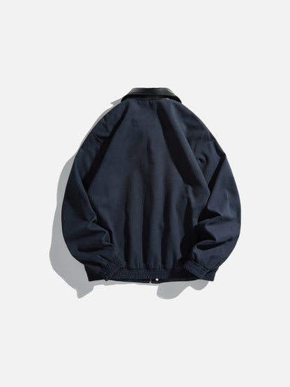 Detail view of the front fastening on the casual jacket