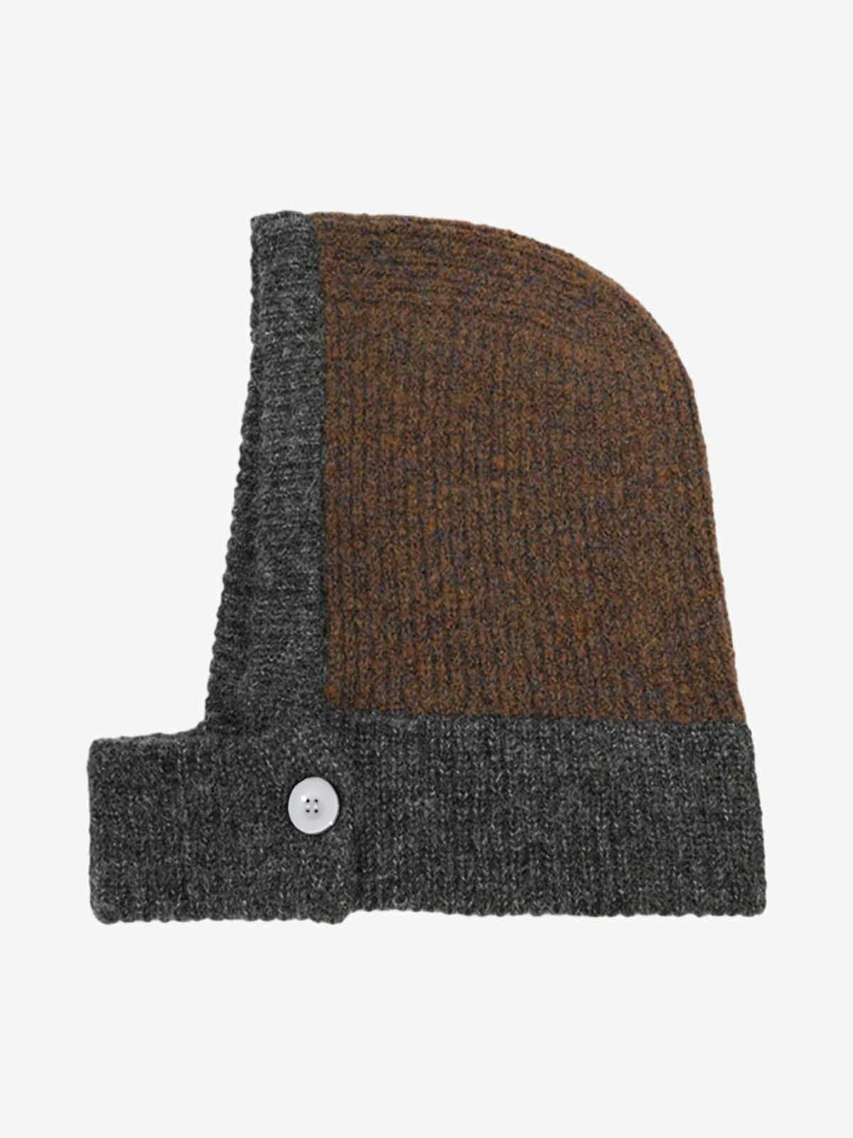 Chunky knit texture and colour blocks on the balaclava