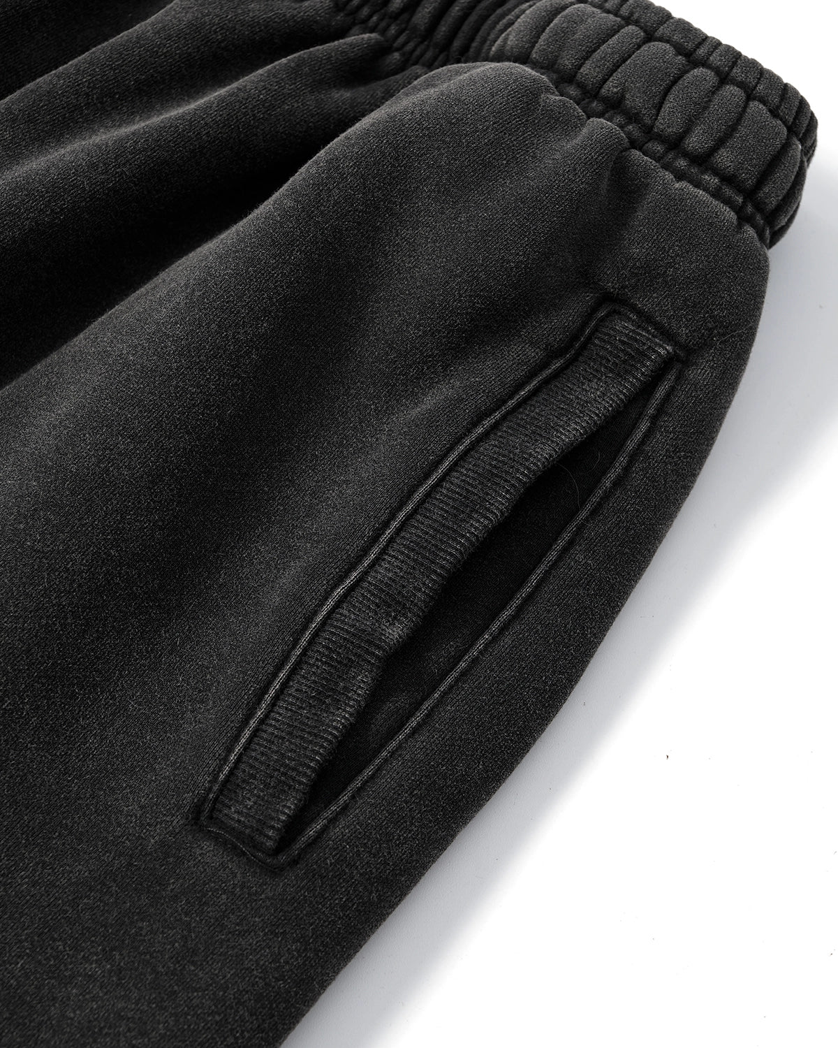 Comfortable wide-leg sweatpants for casual everyday dressing